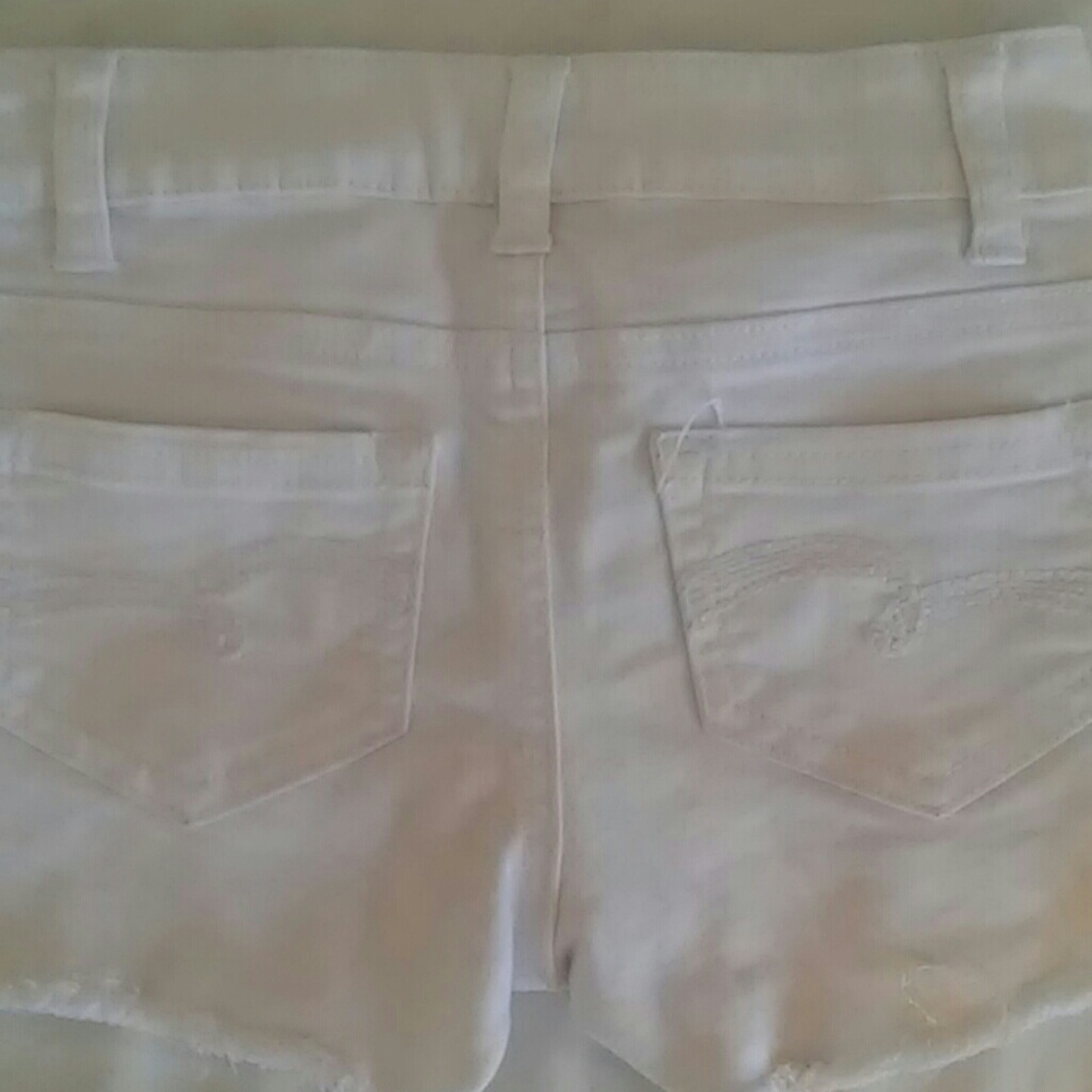 Shorts - Picture 3 of 4